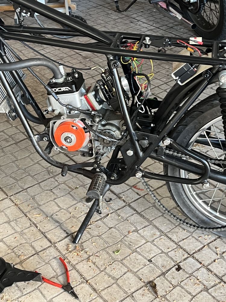 Motor Dt100 com escape