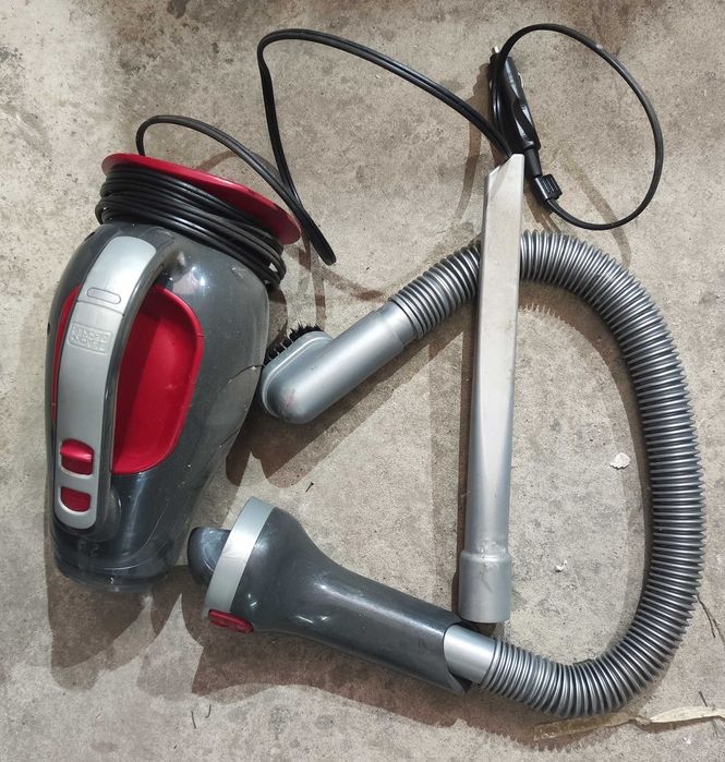 Автомобільний пилосос Black Decker 12V
