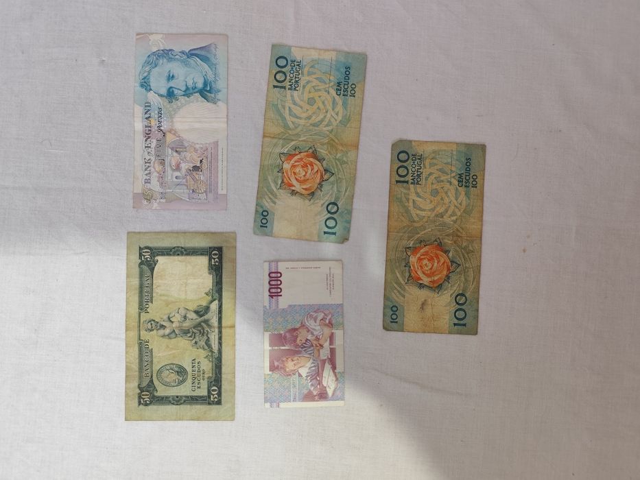 Notas antigas de vários países