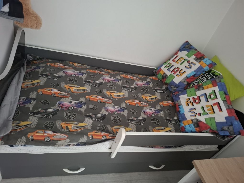 Zestaw mebli do pokoju dziecka