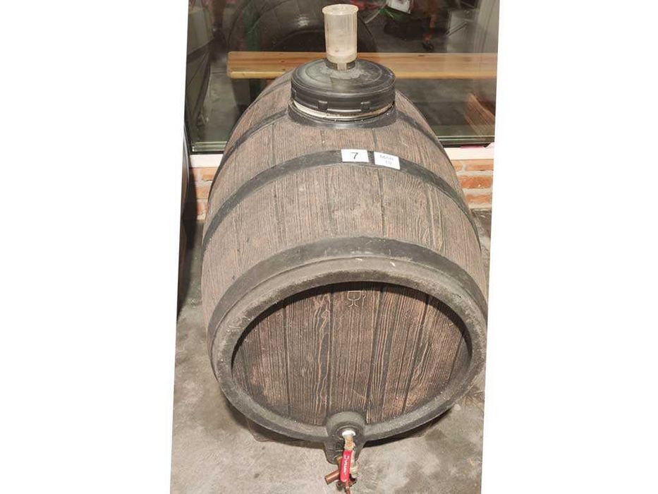 Beczka plastikowa zbiornik na wino lub wodę