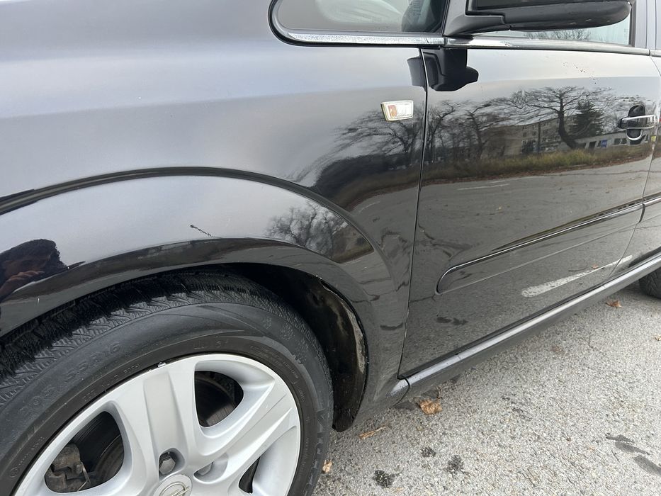 Opel zafira 2010 1.9tdi