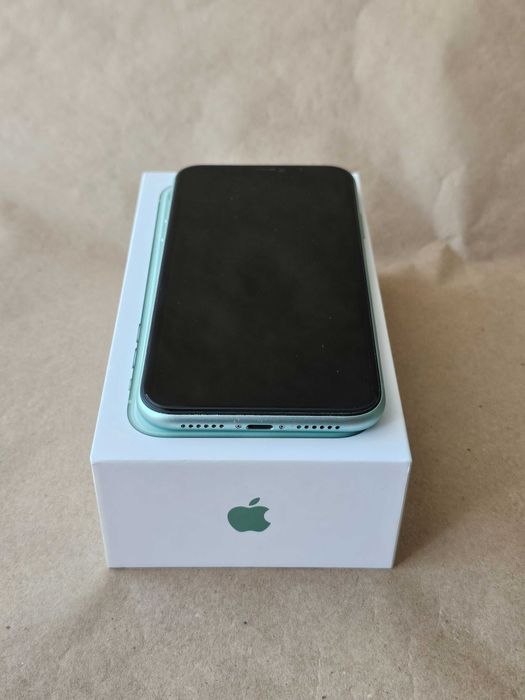 Iphone 11 128Gb.  77% Bateria.  Muito bom Tudo de origem.