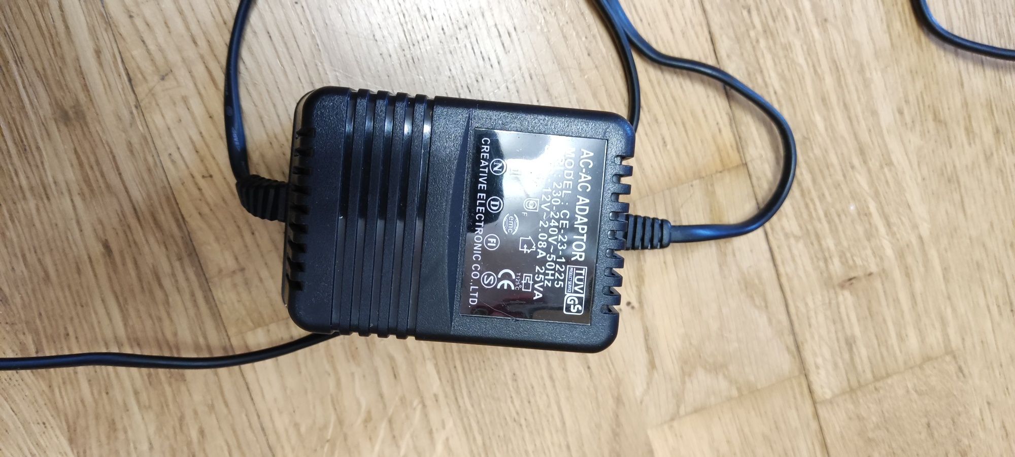 AC/AC Adaptor Зарядка не использовалась