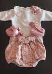 Conjunto para bebé em tons rosa