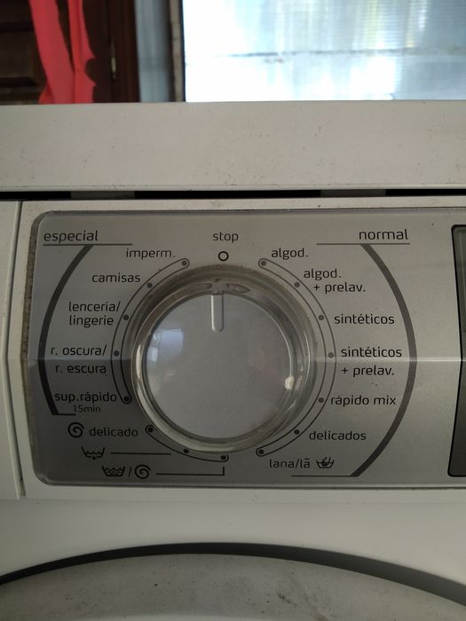 Máquina de lavar roupa