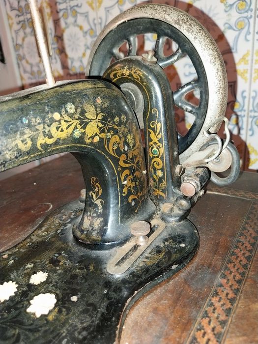 Maquina de costura antiga