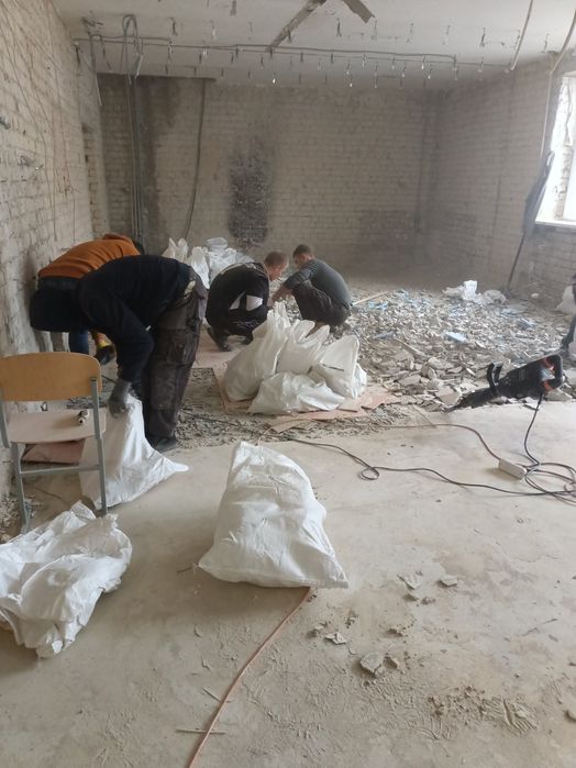 Демонтаж плитки стяжки перестенков