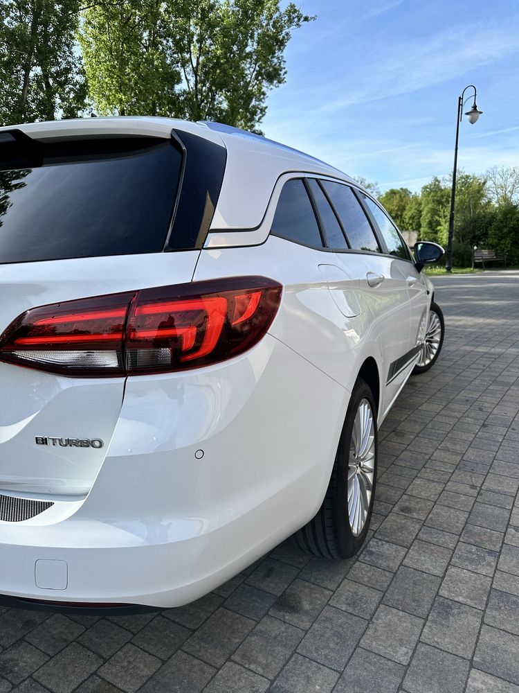 Opel Astra Sports Tourer 1.6 BiTurbo