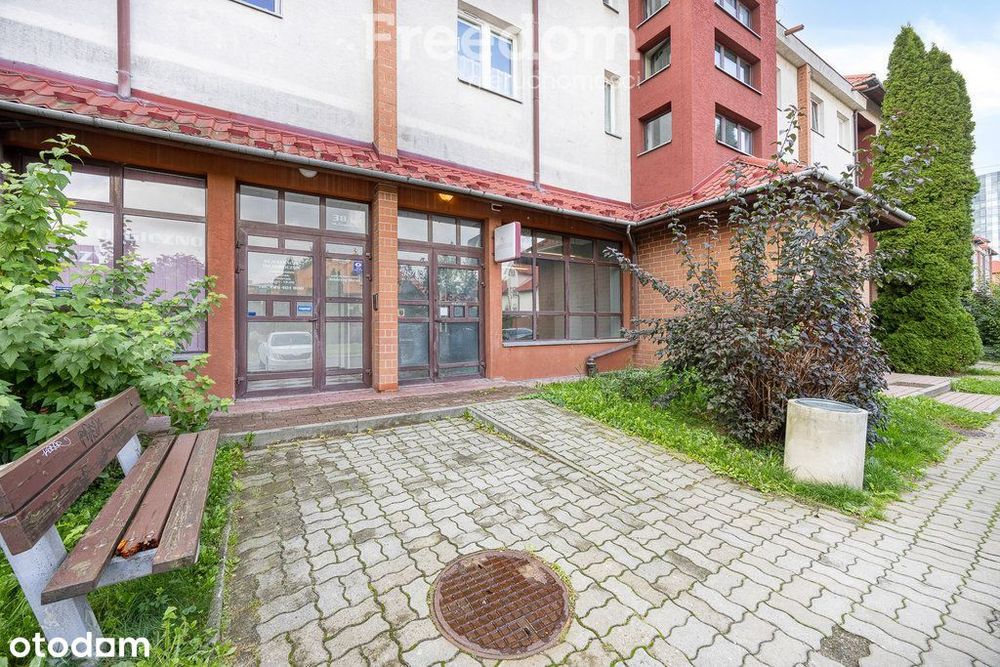 Lokal w centrum z dużą witryną 77 m2