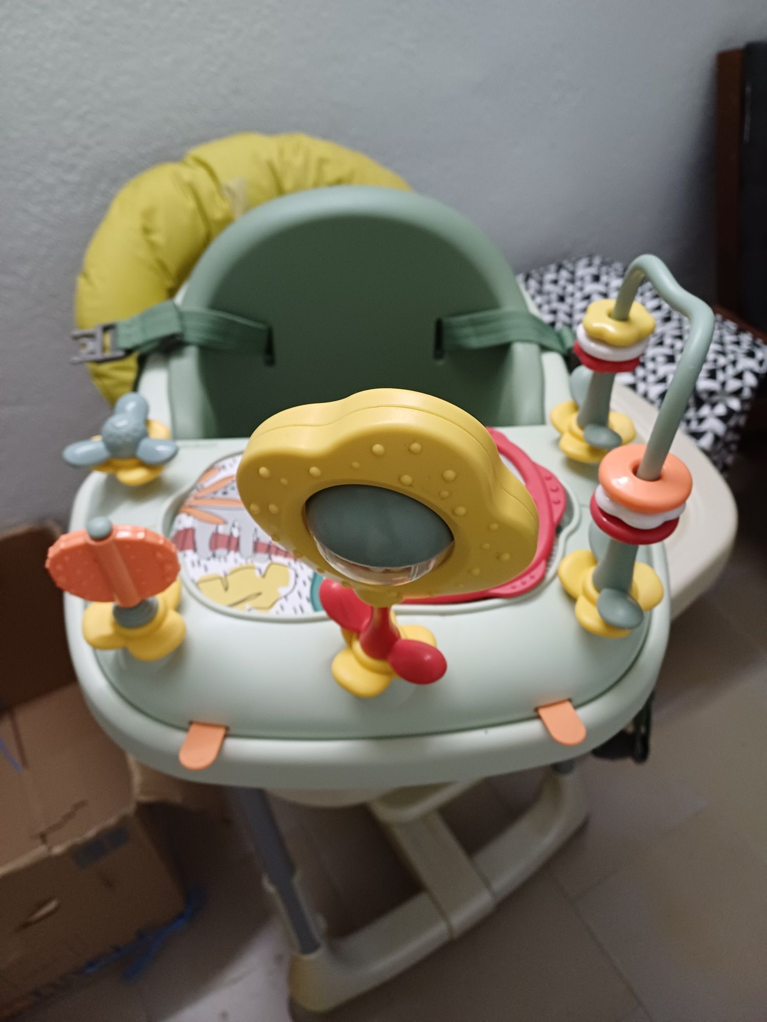 Cadeira de bebê.
