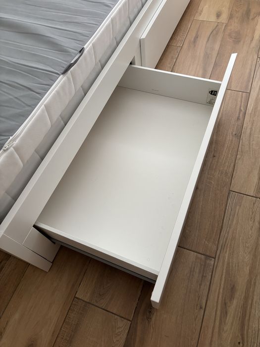 Cama de solteiro extensível para casal, com arrumação