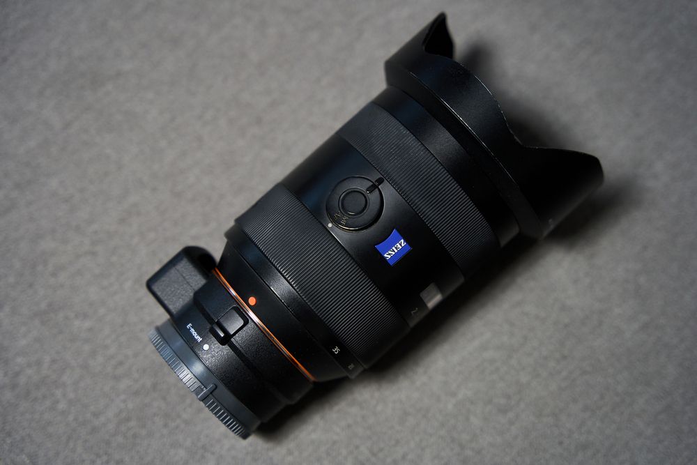 Sony A 16-35mm f/2.8 SSM Carl Zeiss+  перехідник Sony LA-EA-3