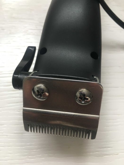 Машинка для підстригання волосся