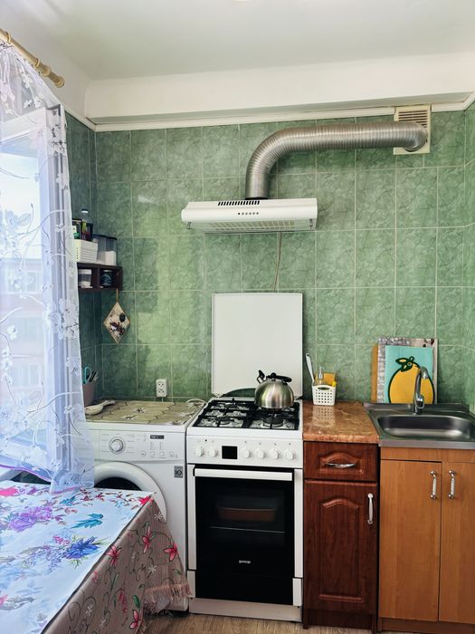 Продам замечательную 2 х комнатную квартиру  на Космосе