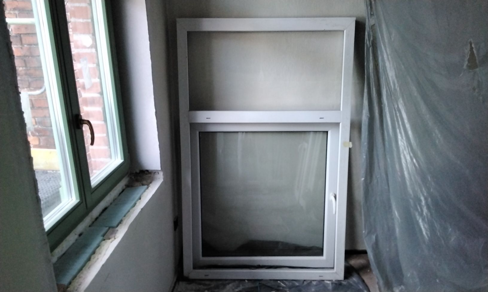 Sprzedam 4 okna   białe  plastikowe  z demontażu w idealnym stanie.