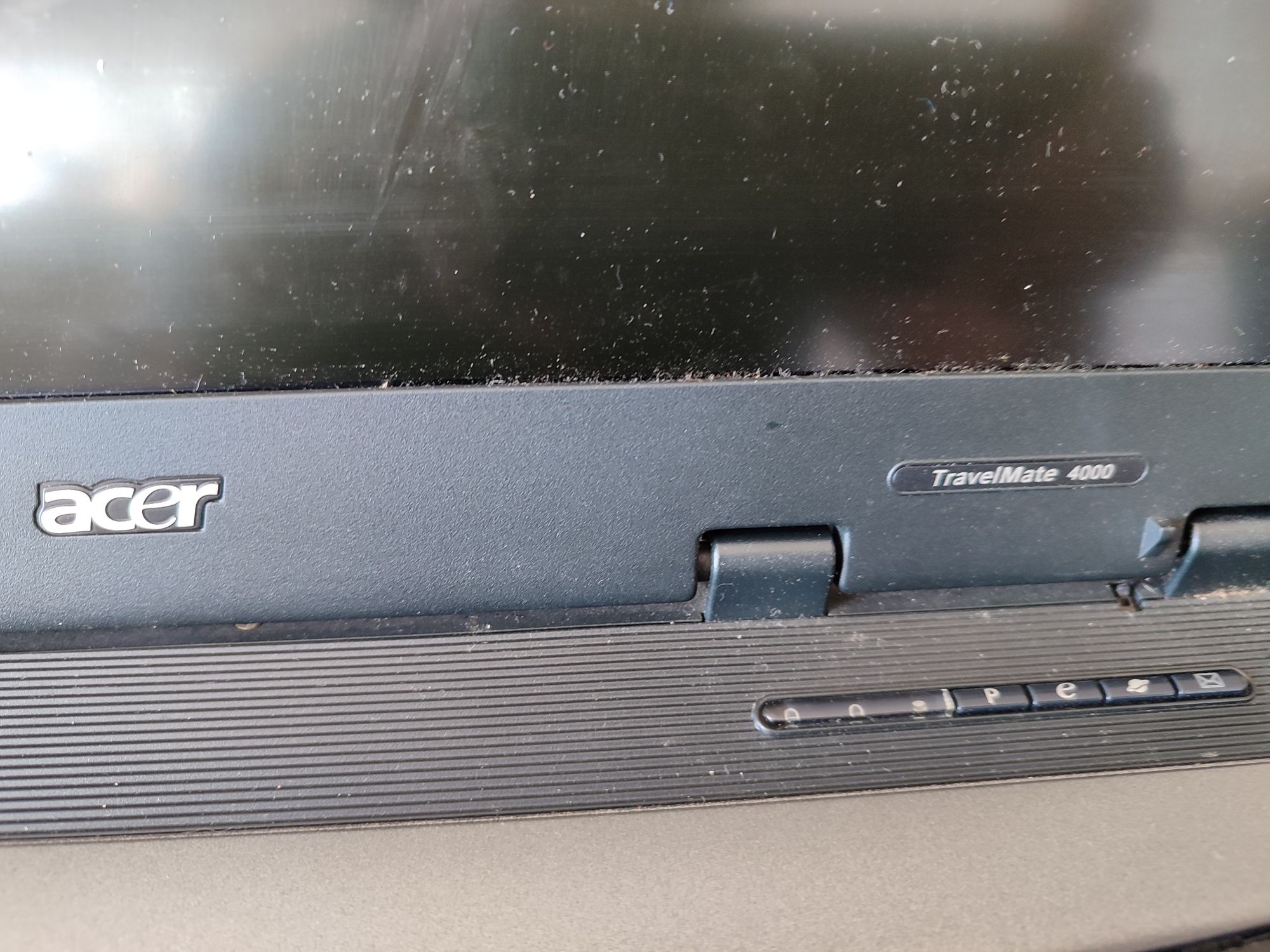 Computador portátil Acer a funcionar