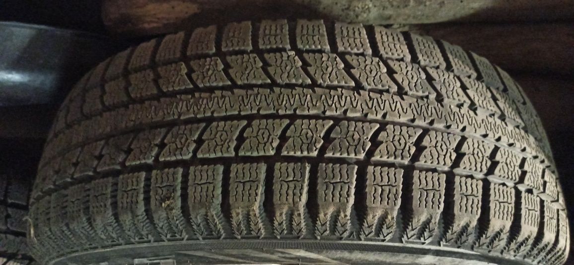 Зимові шини Toyo Observe GSi5 175/70 R13