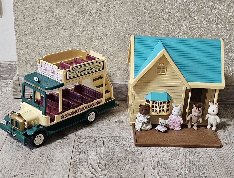 Будинок Silvanian Families. Автобус Sylvanian Families