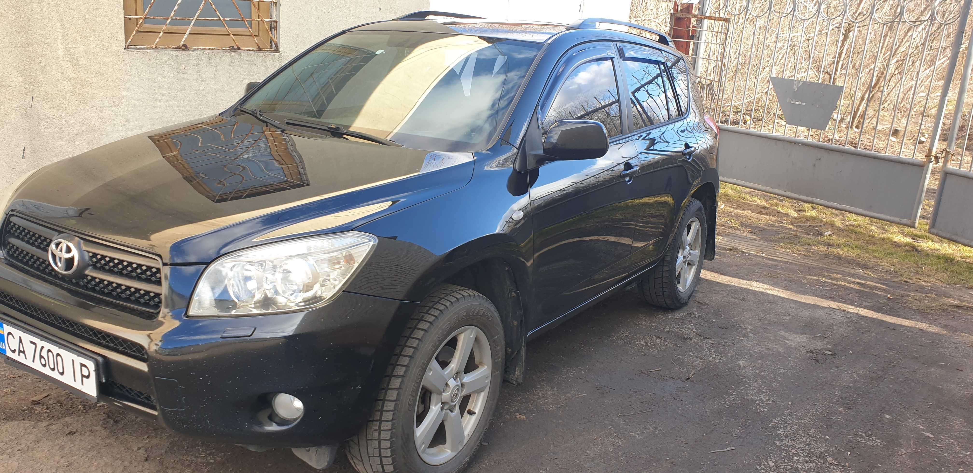 Toyota RAV4 2006 2.0 на автоматі. Офіційний автомобіль.