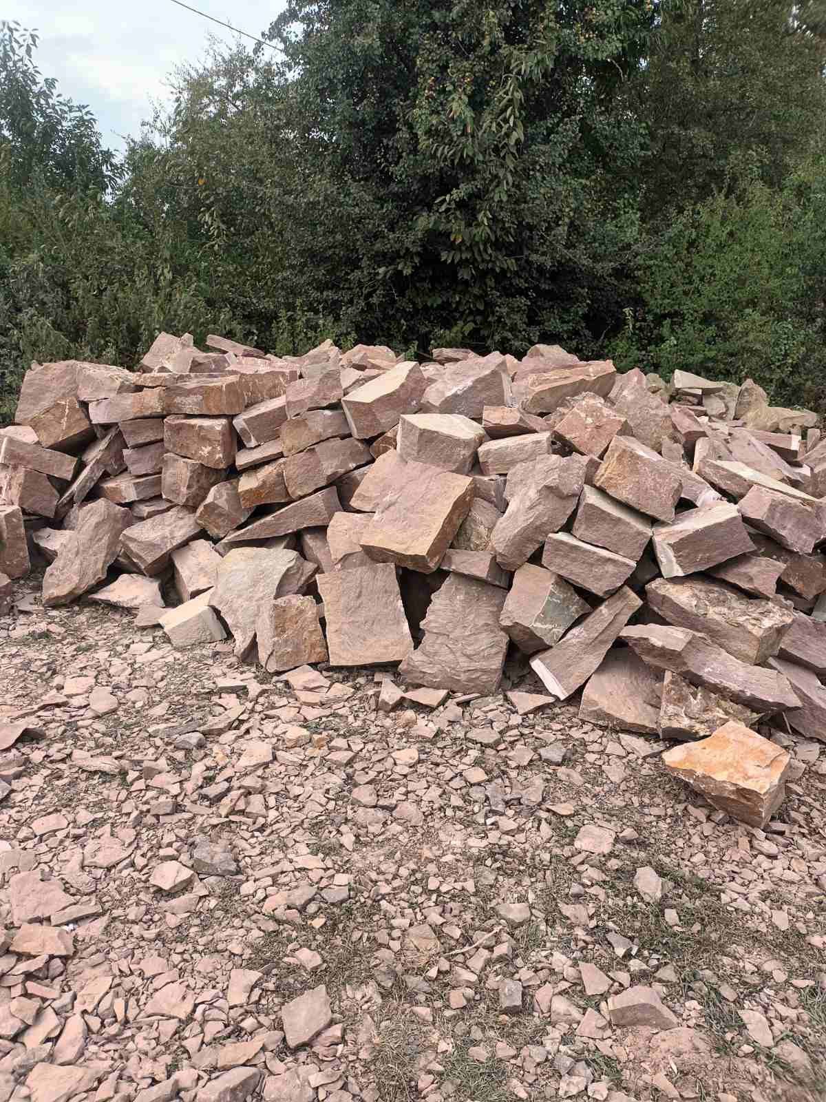 Кам'яний Бут Цоколь