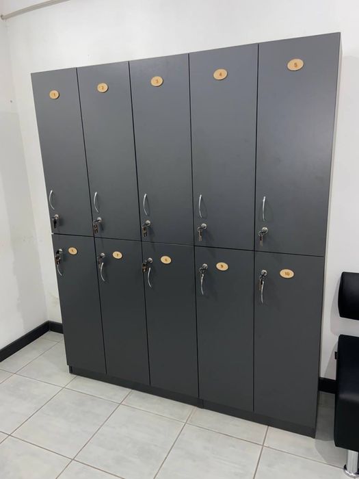 Продам шафи для роздягальні