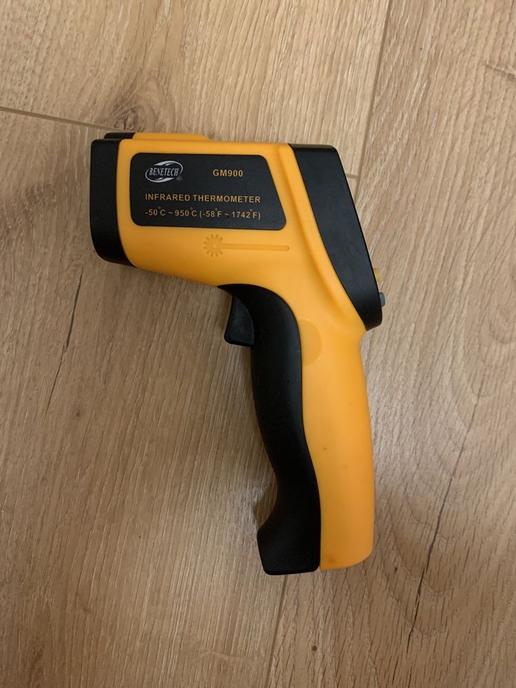Пірометр BENETECH GM900 -50°C ~ 950°C
