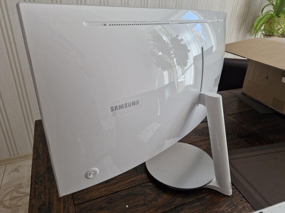 Продам ігровий монітор