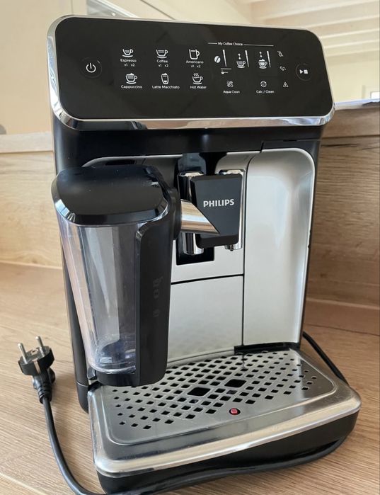 Кавомашина Philips LatteGo з молочником стан нової , кавомолка Philips