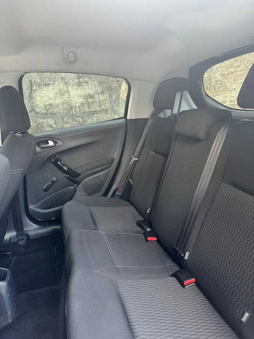 Peugeot 208 1.6 HDi / BlueHDi 75