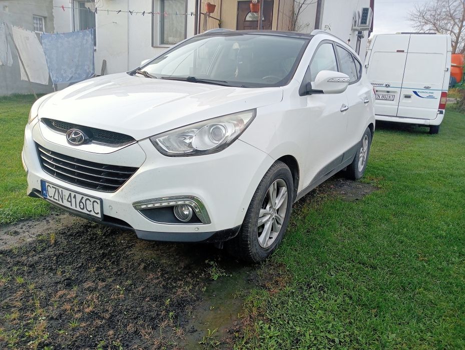 Sprzedam Hyundai ix35 rok 2012.  Samochód sprawny do poprawek lakierni