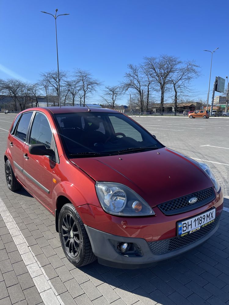 Продам своє авто Ford Fiesta