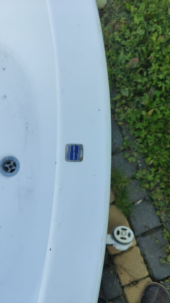 Wanna półokrągła z akrylu sanitarnego
