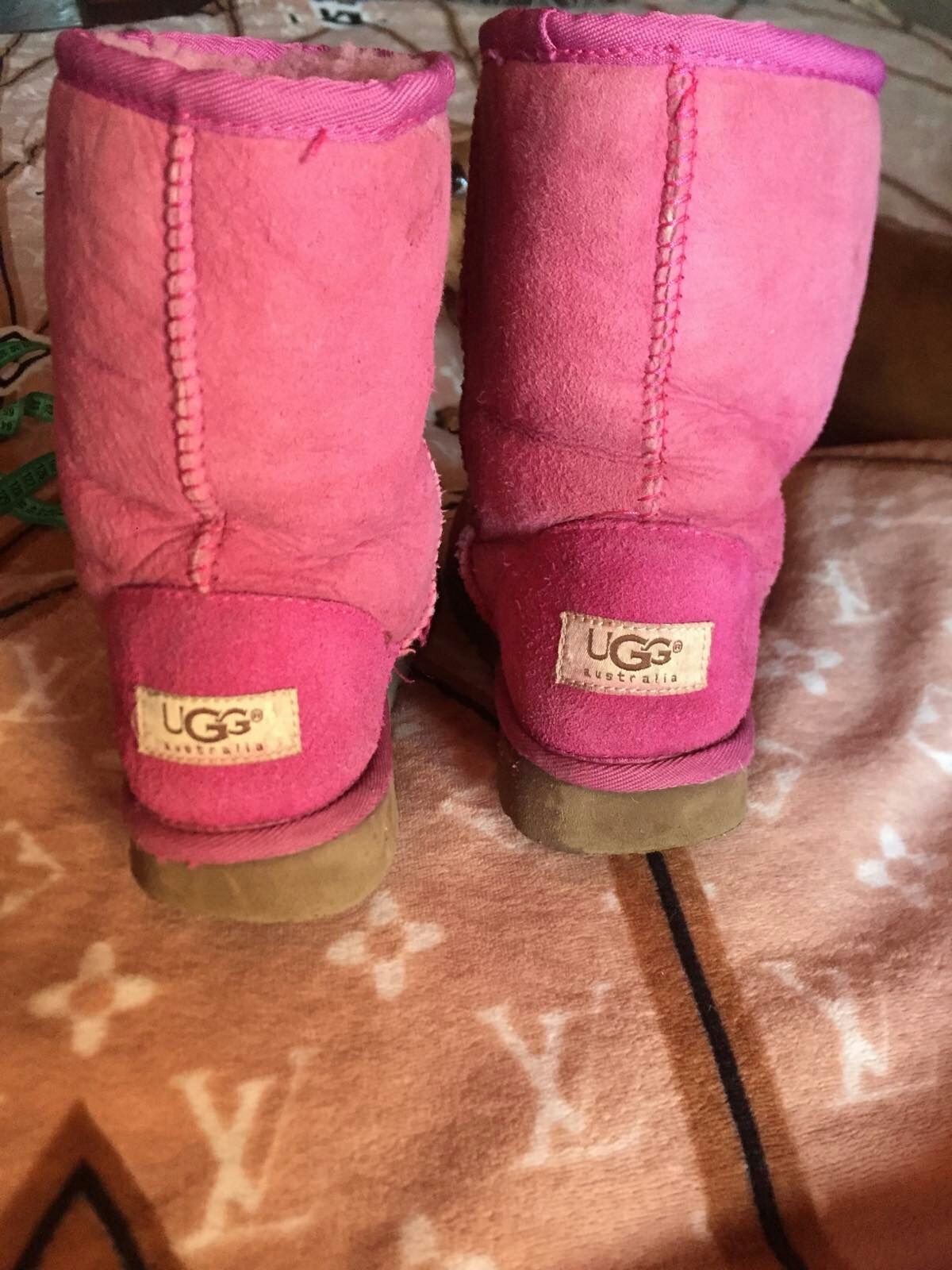 Продам UGG australia