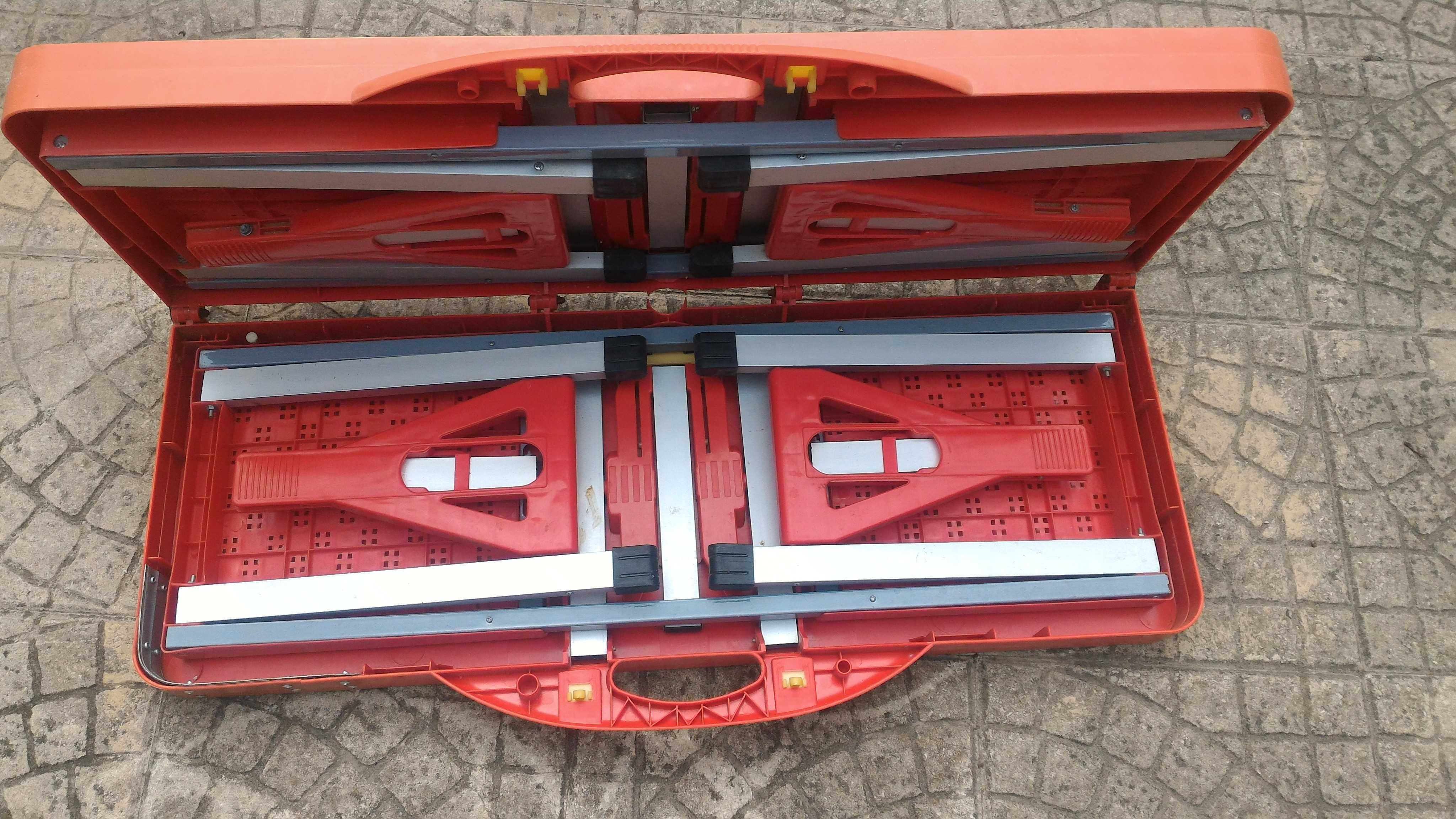 Mesa de acampamento Dobrável com 4 bancos