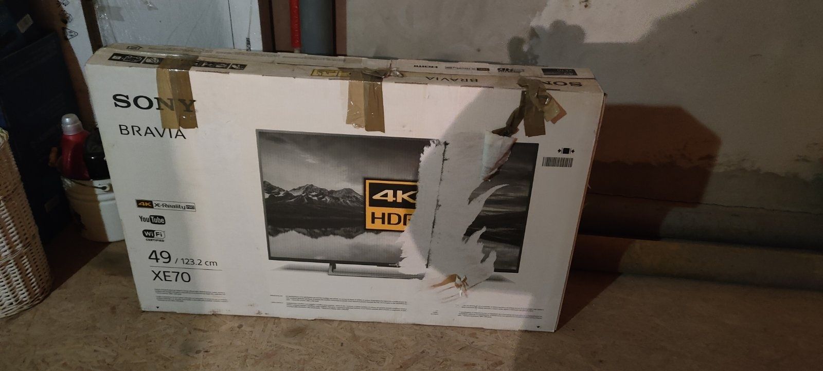 Продам телевізор Sony KD-49XE7096