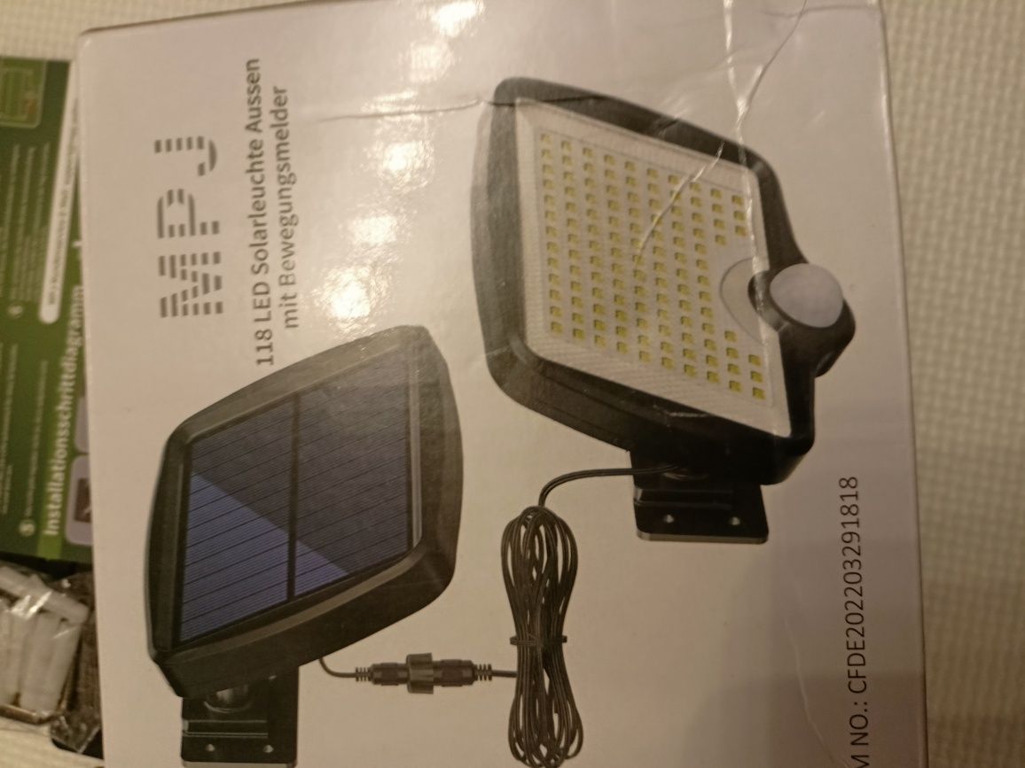 Lampa solarna zewnętrzna