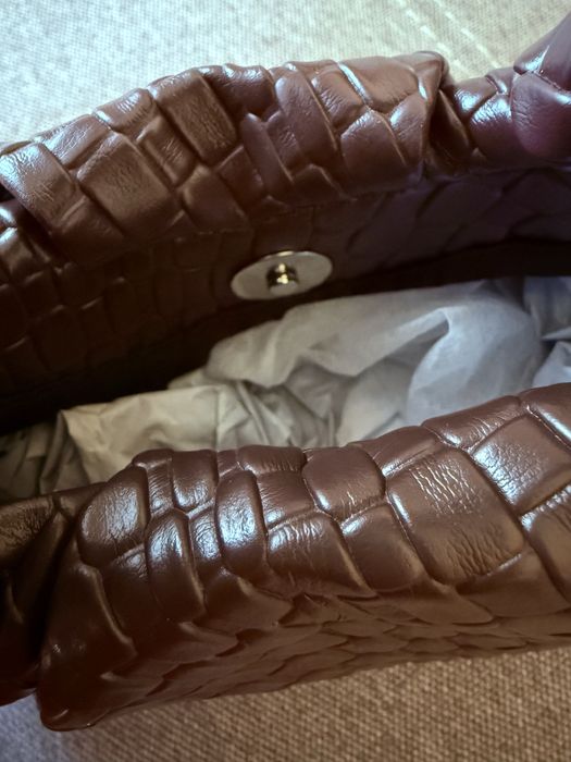 Сумка в трендовому кольорі