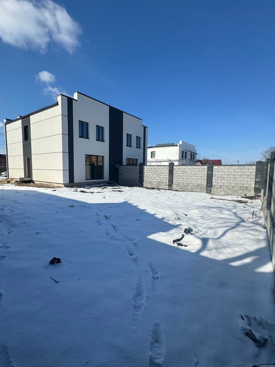 Продаж котеджу в затишному місці )(
