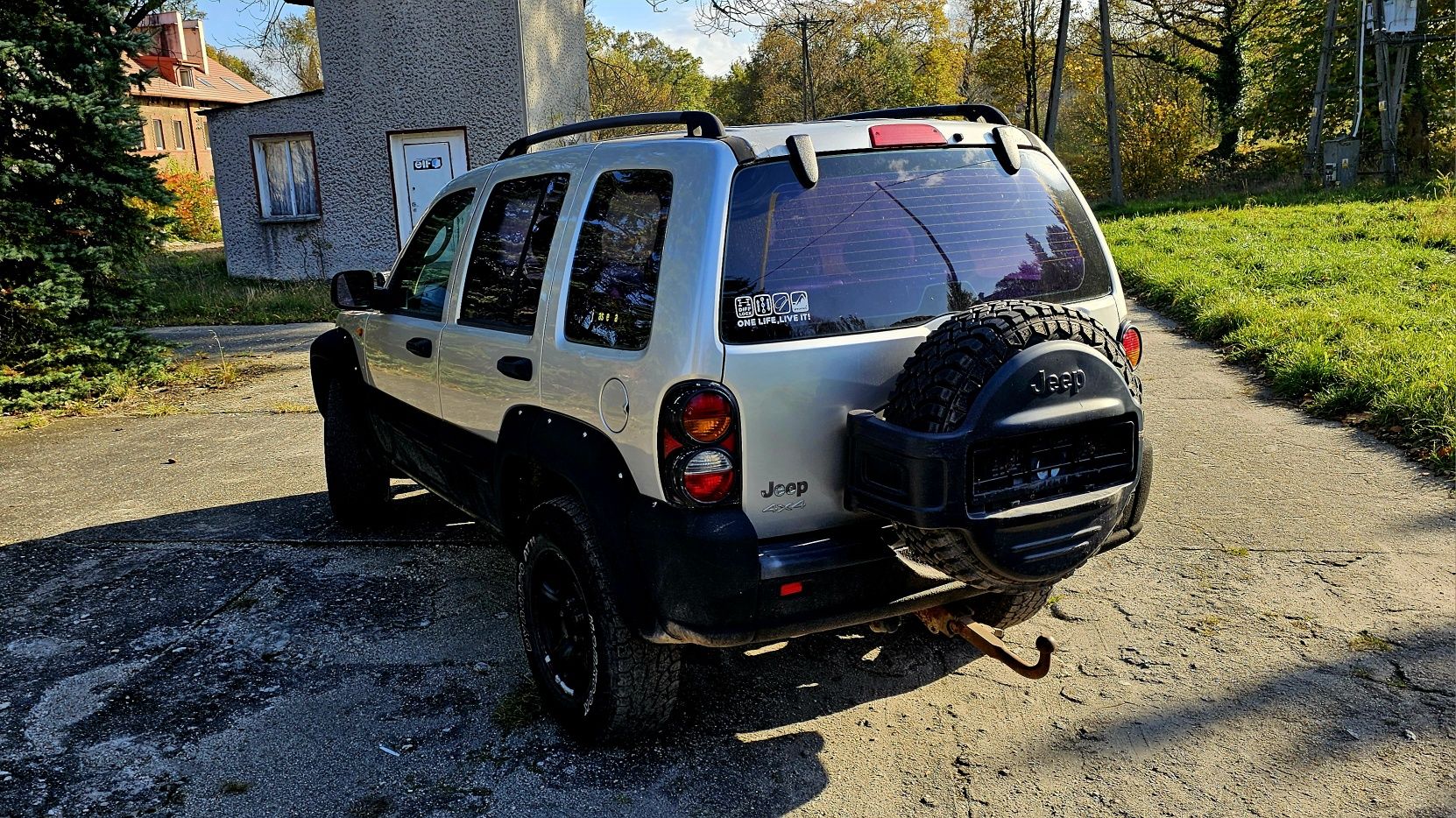Jeep Cherokee 2,8crd 4x4 skóra kilka gotowy do jazdy pomalowany raptor