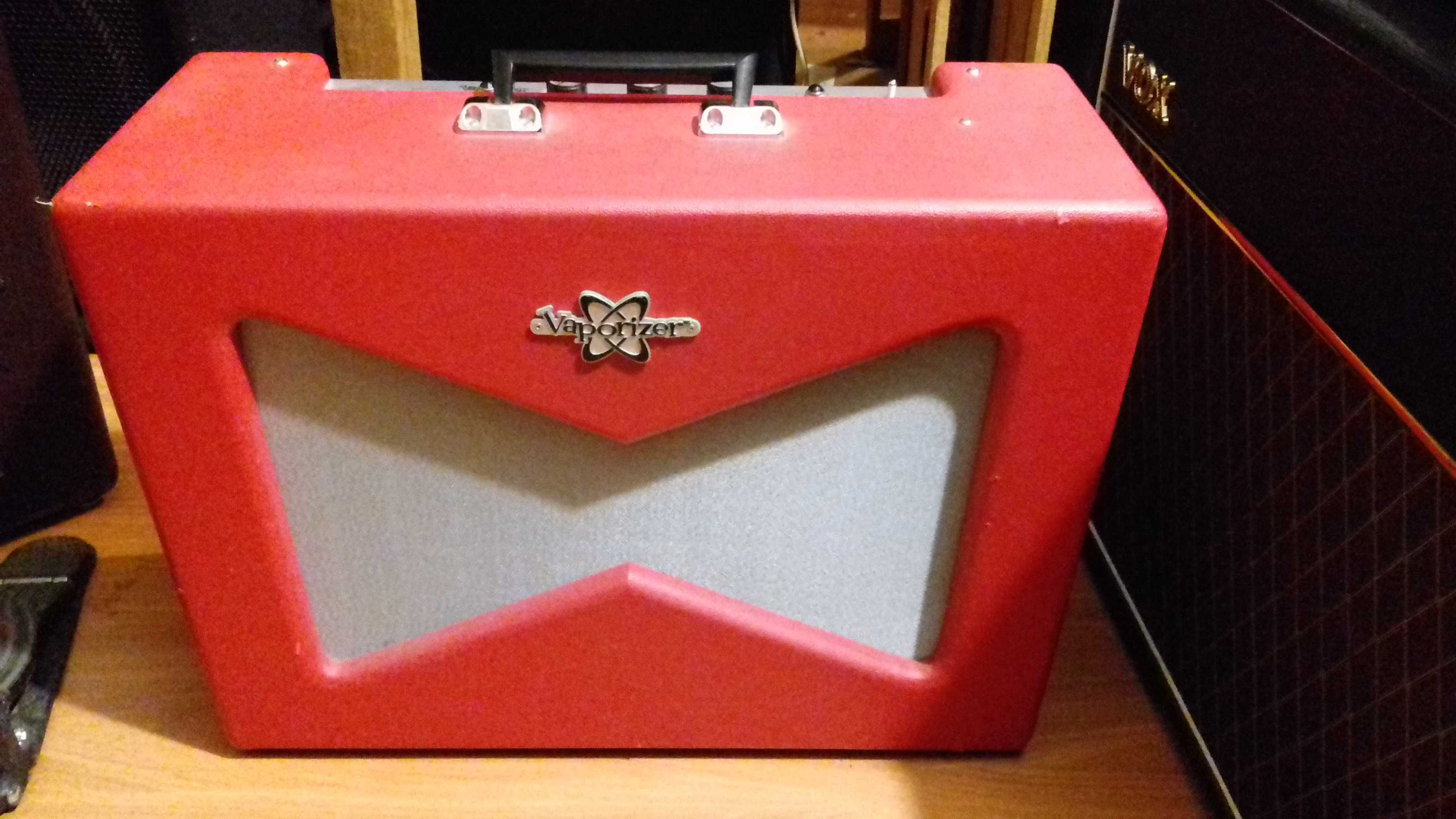 Fender Vaporizer Pawn Shop Series Rocket Red