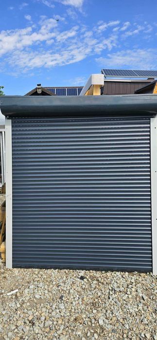 Roleta zewnętrzna aluminiowa o wymiarach szer  149 cm x wys 176cm