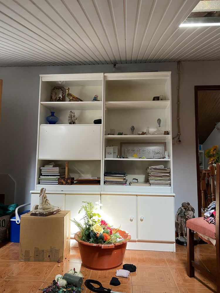 Estante de sala.
