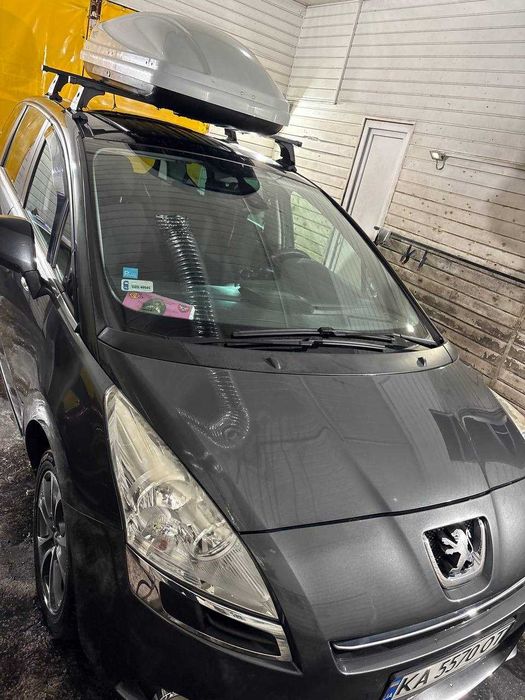 Peugeot 5008 • 2010 рік • 6 500 $