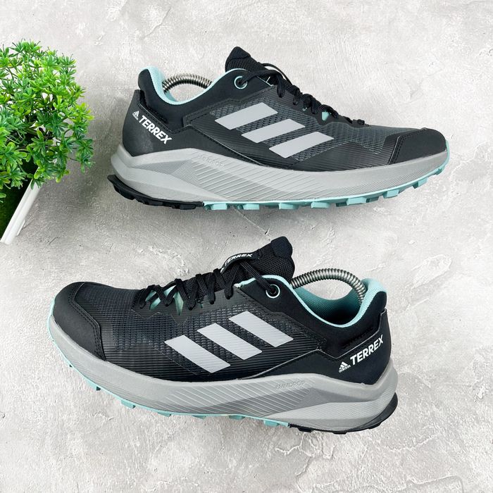 Кроссовки Adidas 40,5