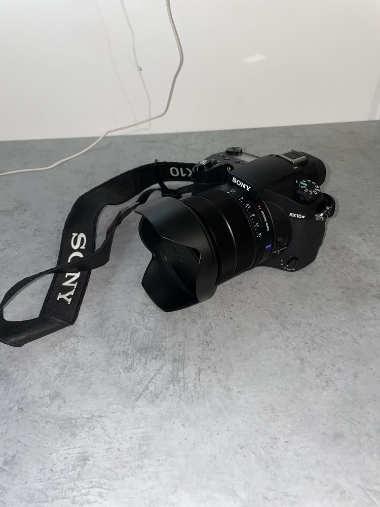 Aparat RX 10 m 4 jak nowy