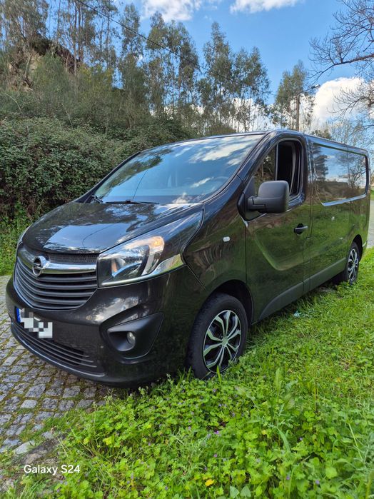 Opel vivaro black edition