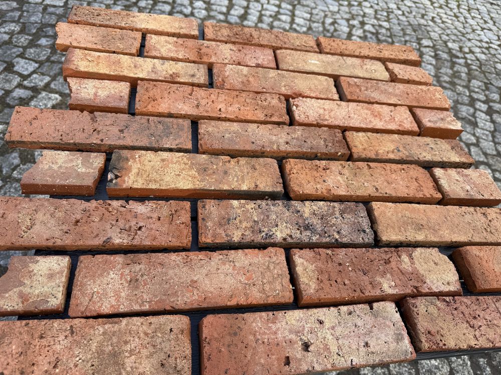Płytki z cegły rozbiurkowej,cegła cięta,lica cegły,,stara cegła,loft.