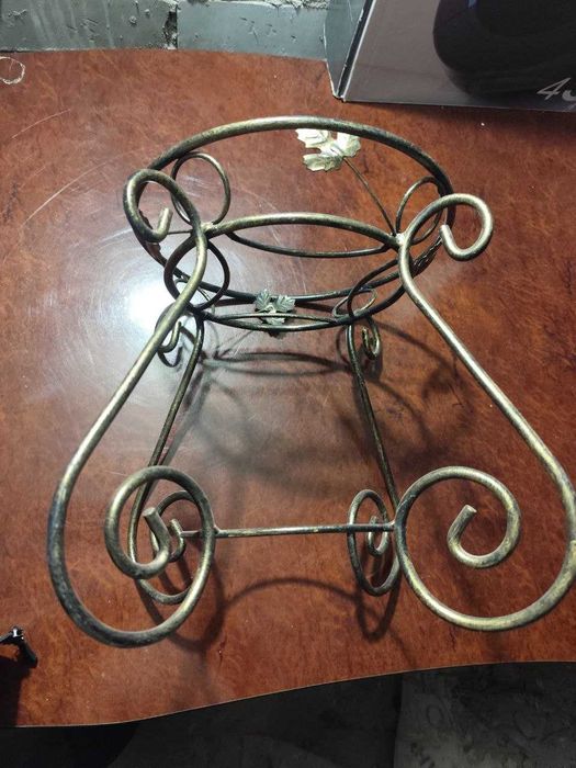 Декоративна Металева Підставка (Кована)