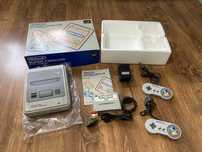 Nintendo Super Famicom (SNES) w pudełku